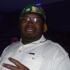 Meet your Posher, Derrick